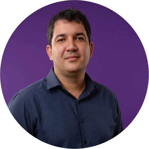 Victor Hugo, pessoa premiada como oitavo lugar colocado no ranking de parceiros revendedores, em destaque por excelência em vendas e desempenho comercial.